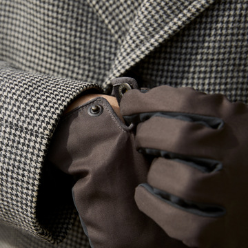 来たぞ！“手袋のまち”から、技ありグローブ｜《classic tech》東かがわ発！スマホも使える、タフでホットな機能派グローブ｜tet.