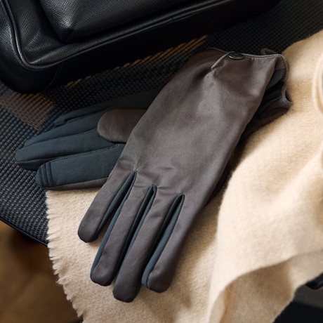 来たぞ！“手袋のまち”から、技ありグローブ｜《classic tech》東かがわ発！スマホも使える、タフでホットな機能派グローブ｜tet.