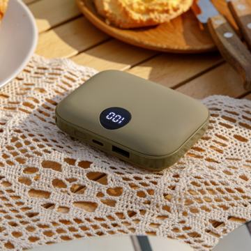 BLACK FRIDAY  2025｜【4,860円→3,980円】USB充電式カイロ＆モバイルバッテリー 「あったかPOMI ポケットカイロ 9600mAh」｜Coolean｜カーキ