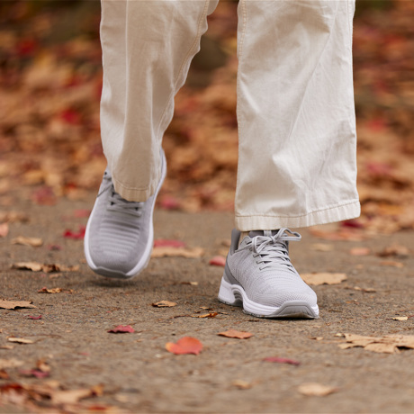 歩く足に、科学のスニーカーを｜《KITA／レディス用》スッと履けて、すっぽりフィットする「コンフォートスニーカー」｜Orthofeet