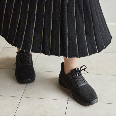 歩く足に、科学のスニーカーを｜《KITA／レディス用》スッと履けて、すっぽりフィットする「コンフォートスニーカー」｜Orthofeet