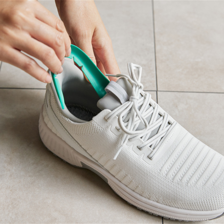 歩く足に、科学のスニーカーを｜《KITA／レディス用》スッと履けて、すっぽりフィットする「コンフォートスニーカー」｜Orthofeet