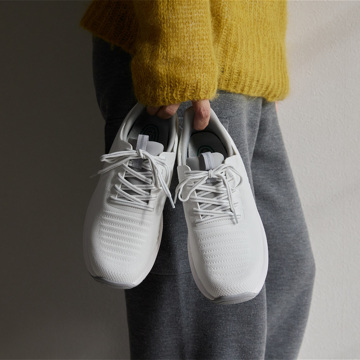 歩く足に、科学のスニーカーを｜《KITA／レディス用》スッと履けて、すっぽりフィットする「コンフォートスニーカー」｜Orthofeet