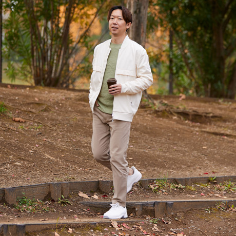 歩く足に、科学のスニーカーを｜《YARI／メンズ用》スッと履けて、すっぽりフィットする「コンフォートスニーカー」｜Orthofeet