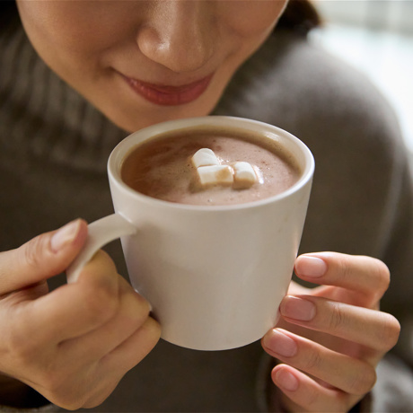 朝１杯の、“飲むハイカカオ”習慣｜毎日のポリフェノールを、なめらかリッチなドリンクで「Hot Choco＆Milk Foamer」｜récolte