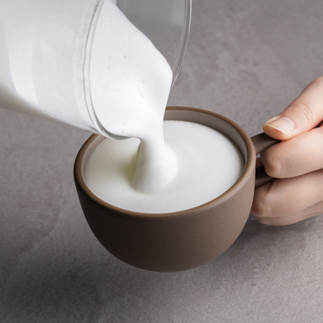 朝１杯の、“飲むハイカカオ”習慣｜毎日のポリフェノールを、なめらかリッチなドリンクで「Hot Choco＆Milk Foamer」｜récolte