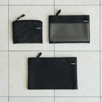 “TECHトート“とスマート通勤｜《ポーチ３点セット》バッグの中をスマートに整えるポーチトリオ｜Orbitkey