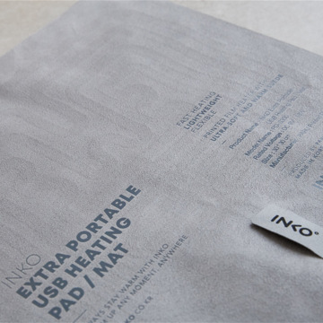 薄さ1.5ミリの“ぽっかぽか”シート型ヒーター｜《18W／30×30cm》どこでもあったかデスクワーク！銀ナノインクで温める特許技術、USB-C対応「EXTRAヒーティングパッド スエード」｜INKO