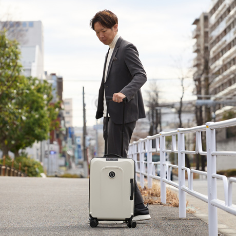 旅のあとも美しい｜《機内持ち込み対応／38L》収納時には、約1／2にスリム化できる、オランダ発のスーツケース「foldaway」｜senz°