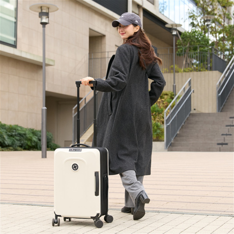 旅のあとも美しい｜《機内持ち込み対応／38L》収納時には、約1／2にスリム化できる、オランダ発のスーツケース「foldaway」｜senz°