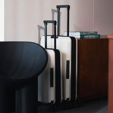 旅のあとも美しい｜《60L》収納時には、約1／2にスリム化できる、オランダ発のスーツケース「foldaway」｜senz°