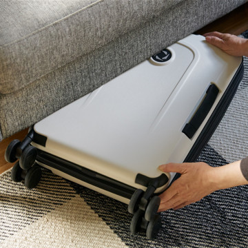 旅のあとも美しい｜《95L》収納時には、約1／2にスリム化できる、オランダ発のスーツケース「foldaway」｜senz°