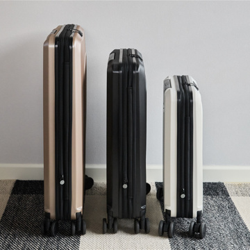 旅のあとも美しい｜《95L》収納時には、約1／2にスリム化できる、オランダ発のスーツケース「foldaway」｜senz°