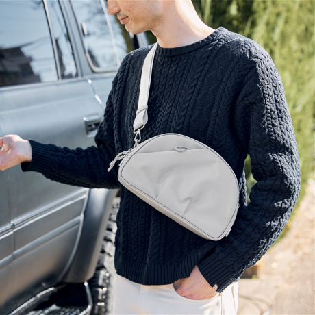 パカっと整う、休日ショルダー｜口が60°開いて、荷物が見える、出し入れスムーズな「バネパカ ショルダーバッグ」｜mayumasa