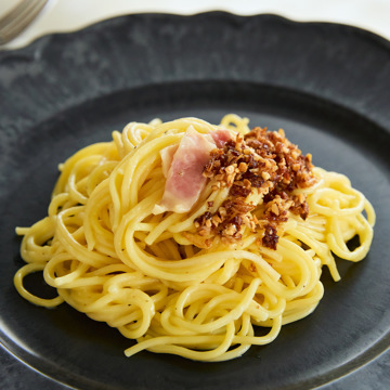 アーモンドひとさじの衝撃｜《トリュフ風味／270gパウチタイプ》トリュフの香りが、旨みをアップ！サクサクのアーモンド粒と風味豊かなもろみ入りしょうゆが、料理をグンとおいしくする「食べる調味料」｜サクサクしょうゆアーモンド トリュフ風味