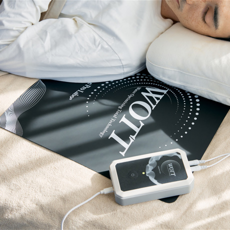 プロアスリートの休養、わが家で｜国際特許技術で、体内の水分にアプローチする「リカバリー＆スリープデバイス」｜WOTT