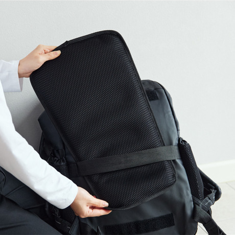 防災YouTuberの知見をリュックに｜《1人用》「そなえるTV」高荷智也氏、厳選の27点をつめた「防災リュック」｜高荷智也×SONAEMON