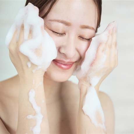 MONOCO OUTLET｜【3,500円→2,800円】《N.Y.アーティストパッケージ》肌のアミノ酸に近い「セリシン」たっぷり！シルク石鹸｜WITH OR WITHOUT