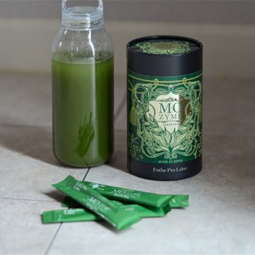 「単品ランチ」を栄養バランス食に｜グリーン9素材が、大人の“不足“を全代行する「発酵グリーンチャージ」｜MO ZYME