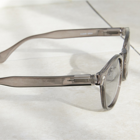 ギラつき OFF、景色 ON！｜偏光・調光・UV99.9％カットの「おしゃれグラス」｜東海光学