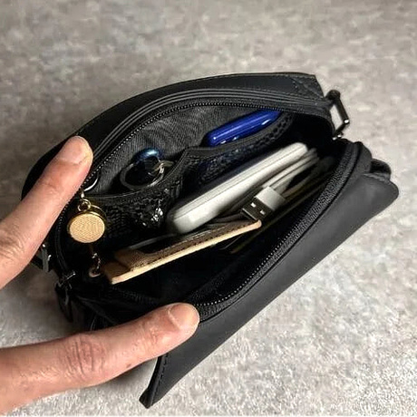 手ぶら以上、バッグ未満｜ポケット感覚、財布機能付き”ポケウォレ”｜ QUICK PACK pokepa