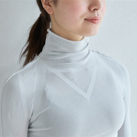 着心地のいい“日焼け止め”｜《ハイネックインナー／男女兼用》 UVカット98％、縫い目なしで動きやすい「サラリフィット」｜Salari