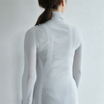 着心地のいい“日焼け止め”｜《ハイネックインナー／男女兼用》 UVカット98％、縫い目なしで動きやすい「サラリフィット」｜Salari