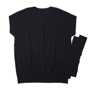 着心地のいい“日焼け止め”｜《Tシャツ＋アームカバー》UPF50+、縫い目なしで動きやすい「サラリ T」｜Salari｜ブラック