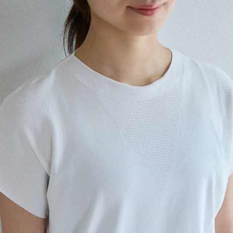 着心地のいい“日焼け止め”｜《Tシャツ＋アームカバー》UPF50+、縫い目なしで動きやすい「サラリ T」｜Salari