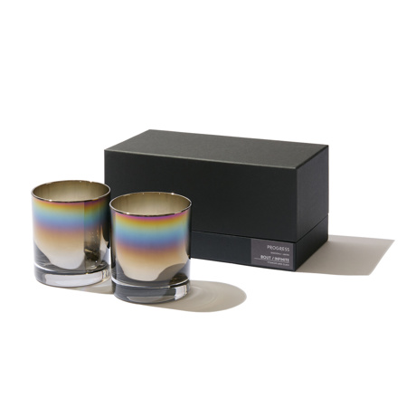 いつものお酒に、惚れ直す｜《ロックグラス／2個組》オーロラの光彩で眼福を、まろやかな味わいで口福をもたらす、「純チタン」コーティンググラス｜PROGRESS プログレス