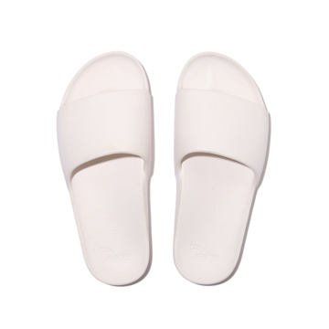 スニーカー感覚！ “健幸ビーサン”｜《スライドタイプ》理学療法士が開発、世界600万人の足を支える「アーチサポートサンダル」｜Archies｜ホワイト／25cm