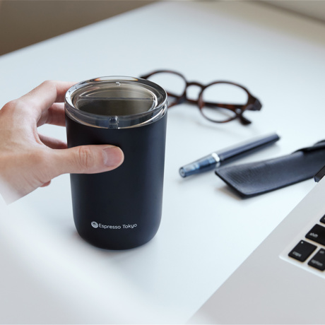 コーヒー偏愛は、“苦手”から始まった。｜《保冷保温 セラミックコーティング・タンブラー》 真空二重構造、コーヒーの味を変えない「セラコート タンブラー」｜Espresso Tokyo×豆善