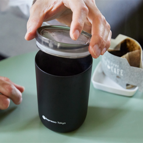 コーヒー偏愛は、“苦手”から始まった。｜《保冷保温 セラミックコーティング・タンブラー》 真空二重構造、コーヒーの味を変えない「セラコート タンブラー」｜Espresso Tokyo×豆善