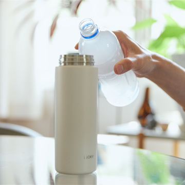 その味変、水筒のせいかも？！｜《ワンプッシュ／450ml》 スポドリOK、金属臭・ニオイ移りなし、チタンセラミックコーティング・ボトル｜WOKY