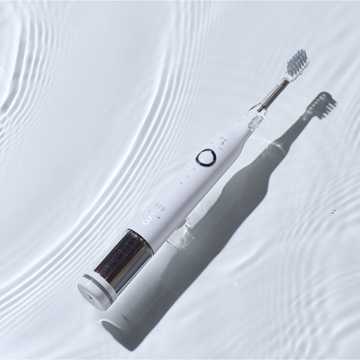 ツルツルの歯は、“光”でつくる｜《電動磨き用・充電式／ソラデーリズム3》光触媒の効果で、歯磨き粉なしでも歯垢がとれる「電動歯ブラシ」｜SOLADEY