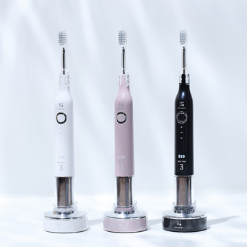 ツルツルの歯は、“光”でつくる｜《電動磨き用・充電式／ソラデーリズム3》光触媒の効果で、歯磨き粉なしでも歯垢がとれる「電動歯ブラシ」｜SOLADEY