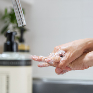 掃除のプロが作った、“わが家の洗剤”｜《アンチスメルハンドソープ》手の臭いをすっきりリセットする、キッチン専用「消臭ハンドソープ」｜HUMDAKIN