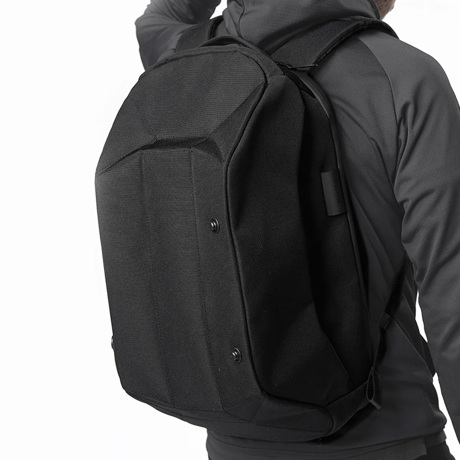 MONOCO OUTLET｜【22,000円→15400円】カリフォルニア発　折り紙モチーフの「バックパック」｜Orphosis