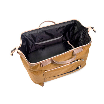 MONOCO OUTLET｜【33,000円→23,100円】大きく開いて旅がはかどる「マルチバッグ」｜Dr.Wilds
