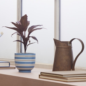 【6,820円→4,774円】デンマーク発、植物までインテリアになる「手描きストライプの植木鉢」｜Kähler