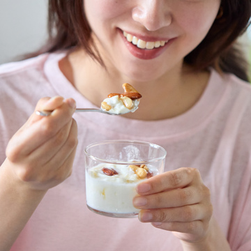 健康は、甘くていい｜《ナッツの蜂蜜漬け90g》 4種のナッツを天然の生アカシア蜂蜜に漬けたスーパーフード｜MYHONEY
