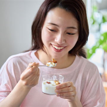 健康は、甘くていい｜《ギフトBOX入り／ナッツの蜂蜜漬け200g＆アカシア蜂蜜300g》非加熱のアカシア蜂蜜入り、ナッツの蜂蜜漬けの詰め合わせ｜MYHONEY
