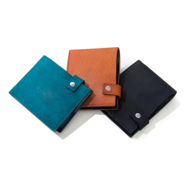 MONOCO OUTLET｜【25,300円→17,710円】 中身を入れても薄いまま、本革コンパクト二つ折り財布｜LEAFLIC