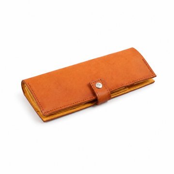 MONOCO OUTLET｜【25,850円→18,095円】お札よりスリム、持ちやすさを追求した長財布｜LEAFLIC SLIM｜キャメル