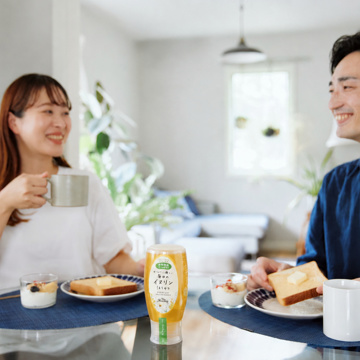 朝食に、１スプーンの“食物繊維ケア”｜《300g／箱なし》水溶性食物繊維入り「からだに優しい 毎日のイヌリンはちみつ」｜MYHONEY