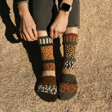 足元ハッピー！ 未来に“ちょい足し”｜楽しい、かわいい、チャリティーソックス｜SOLMATE SOCKS｜サバンナ／M（25-27）