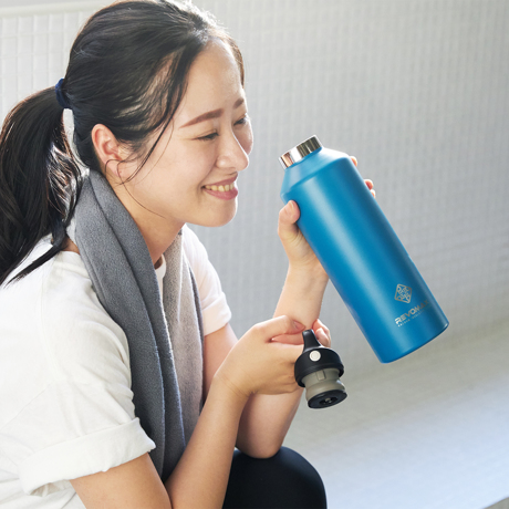 「指3本」で密閉できる魔法瓶|炭酸もビールも36時間保冷、保温も18時間OK