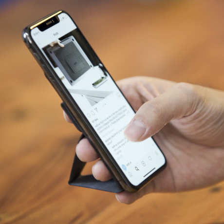 スマホアクセサリーで快適なモバイルライフを|スマホがもっと便利になるおすすめグッズをご紹介