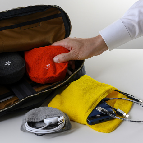 旅行好きな方へのプレゼントに、おしゃれで便利なグッズ16選｜バッグやリラックスグッズ、スマホ撮影グッズなど