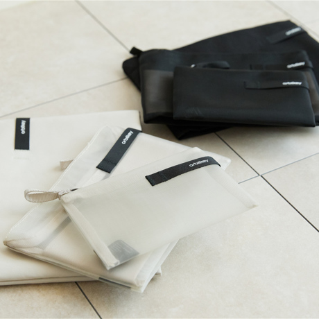 旅行好きな方へのプレゼントに、おしゃれで便利なグッズ16選｜バッグやリラックスグッズ、スマホ撮影グッズなど